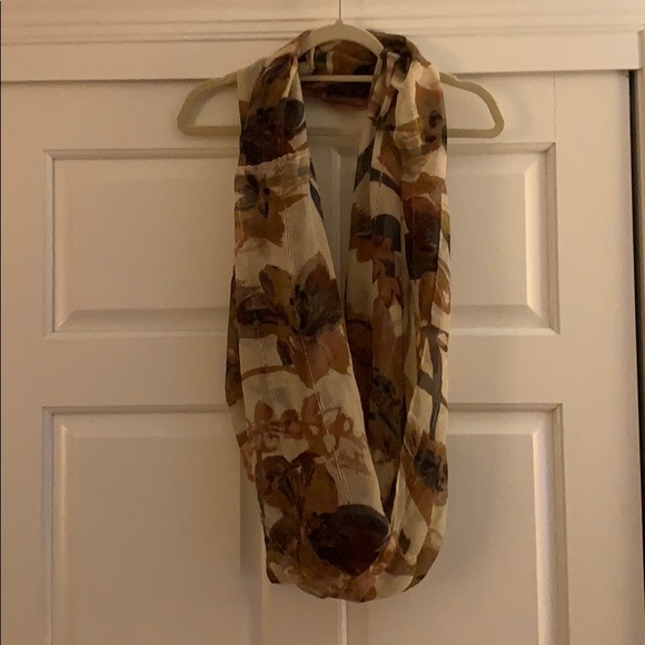 Infinity scarf - Picture 1 of 3